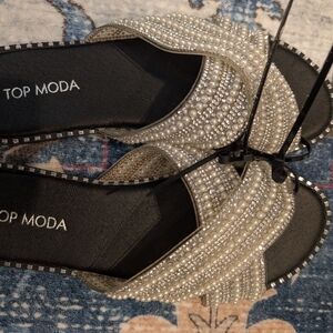 TOP Moda Women's Pearl Embellished Sandals - Black and Silver